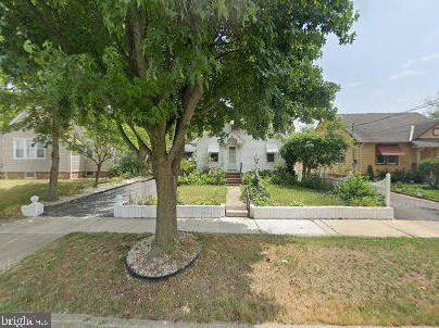 207 S 3rd St, Vineland, NJ 08360