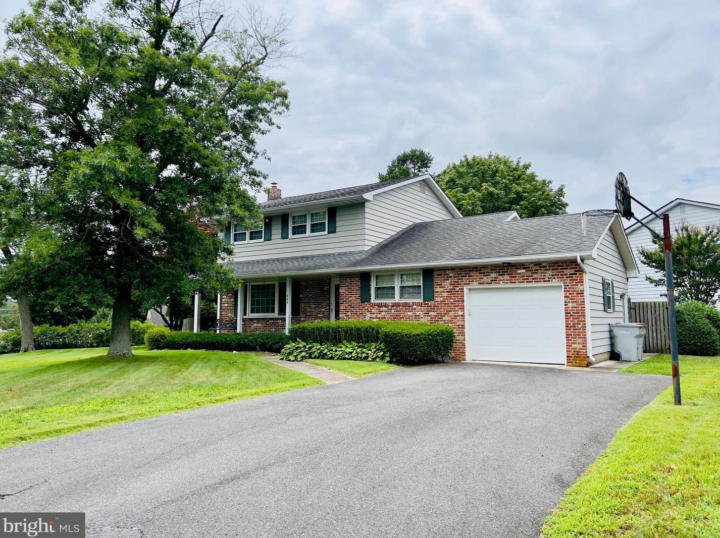 886 Queens Rd, Vineland, NJ 08361-6060