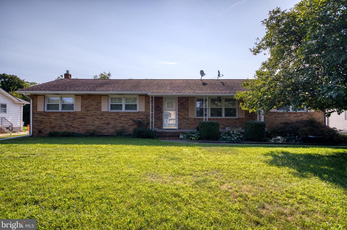 721 State St, Vineland, NJ 08360-5816