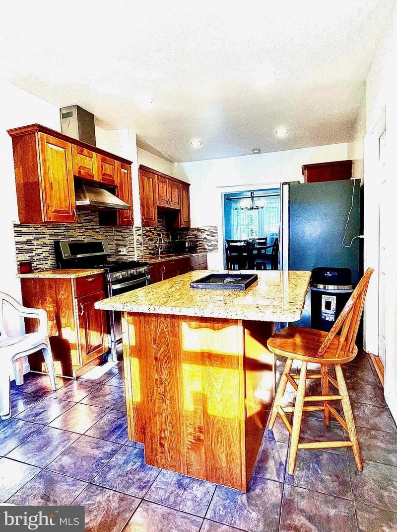 1498 W Walnut Rd, Vineland, NJ 08361