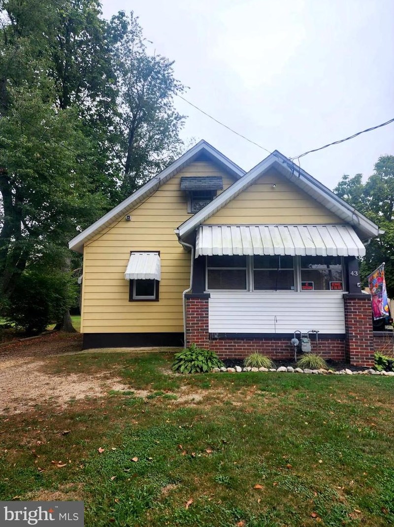 43 Avon Pl, Vineland, NJ 08360