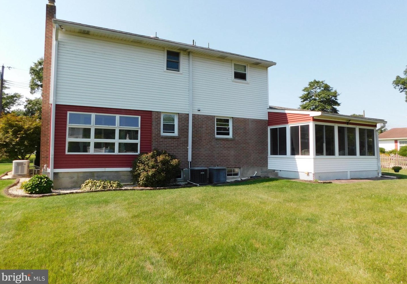 930 Tanglewood Ln, Vineland, NJ 08360-2325