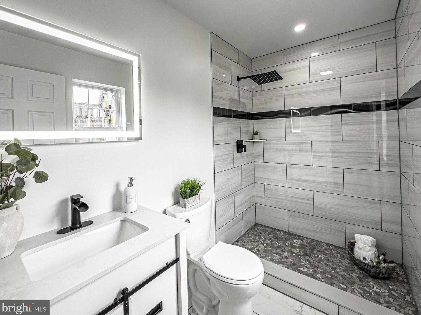 1084 New Peach St, Vineland NJ  08360-3439 exterior