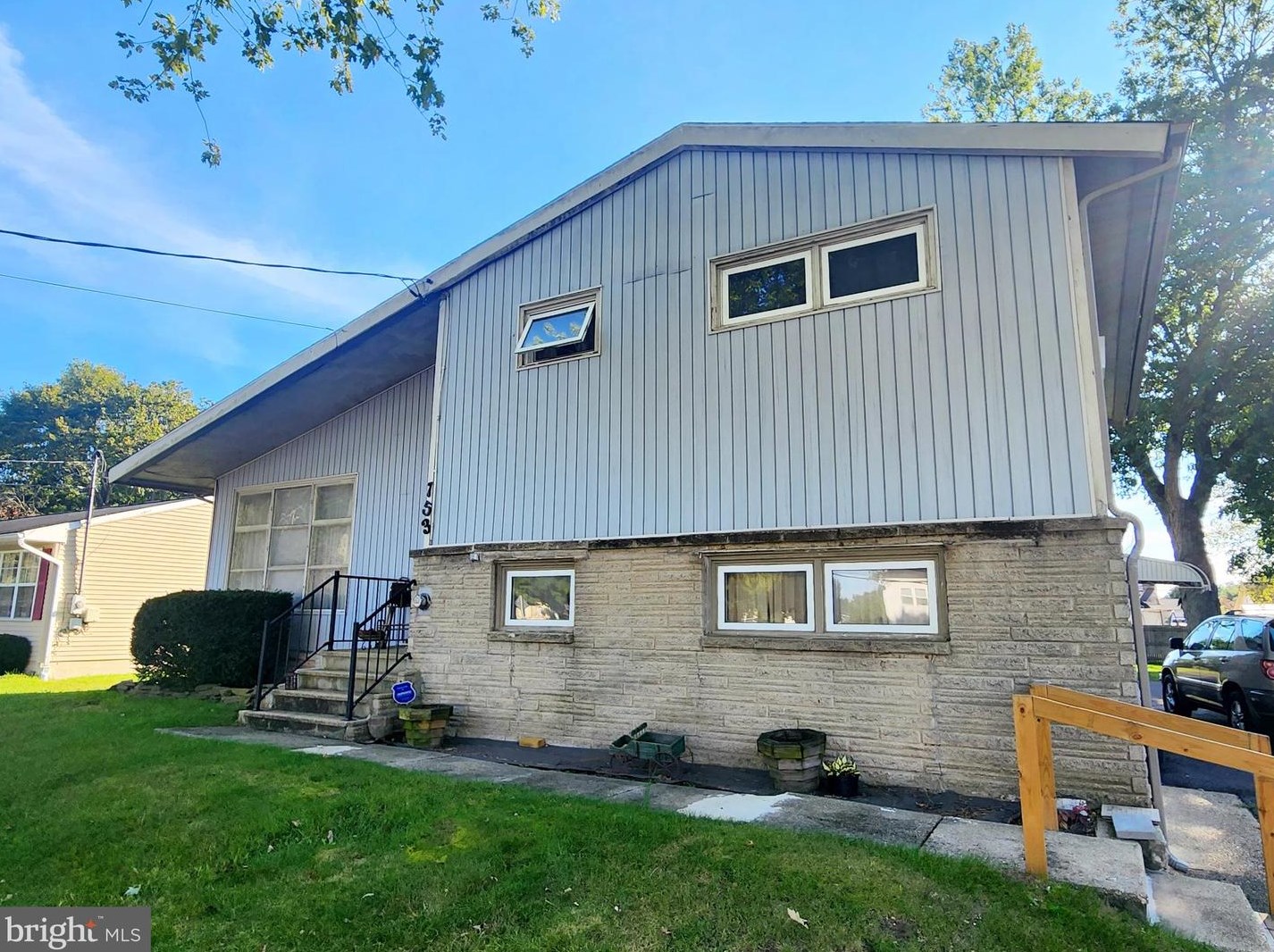 753 East Ave, Vineland, NJ 08360-5820