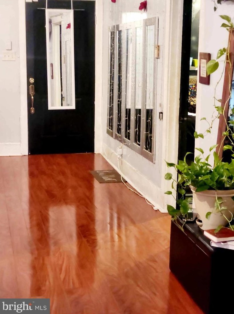 215 Montrose St, Vineland, NJ 08360-4559