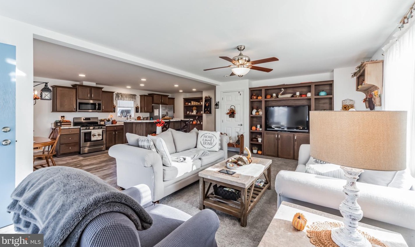 15 Betsy Ross Ct, Millville, NJ 08332-9628
