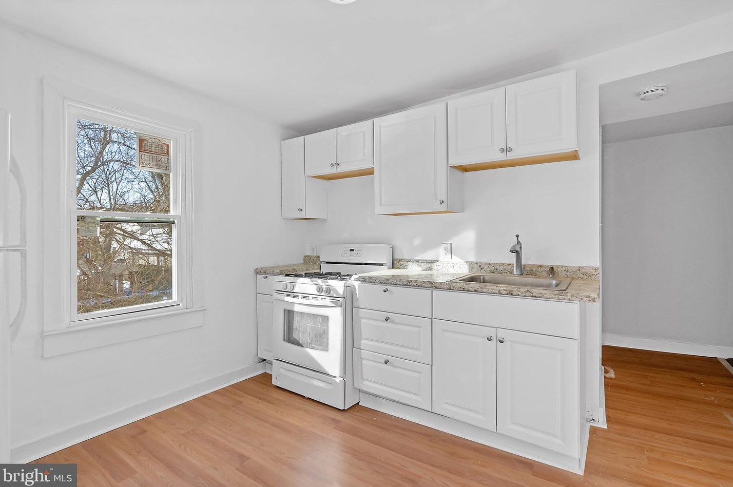 126 S 4th St #b, Millville, NJ 08332