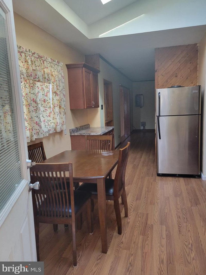 27 Lakeshore Dr, Millville, NJ 08332-7296