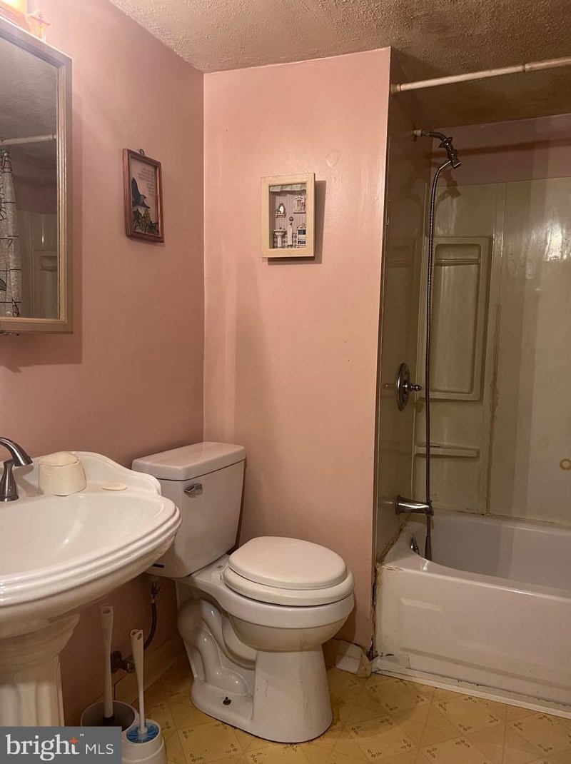 5 Mckinley Dr, Millville NJ  08332-4478 exterior