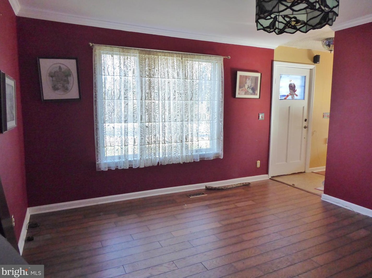 58 High St, Leesburg, NJ 08327-2002