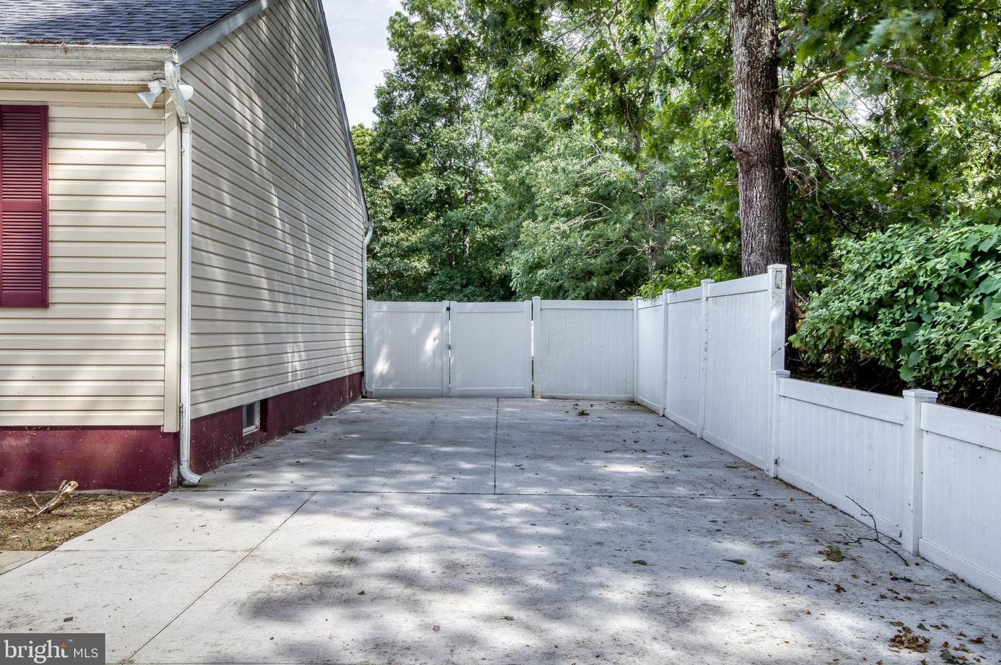 5 Queen Rd, Millville NJ  08332-7215 exterior