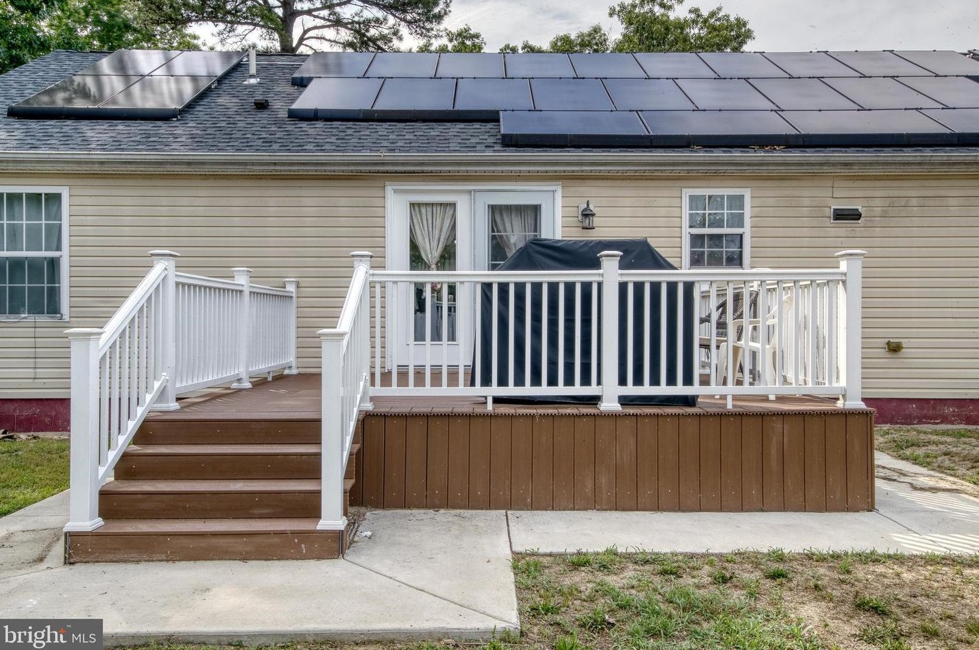 5 Queen Rd, Millville NJ  08332-7215 exterior