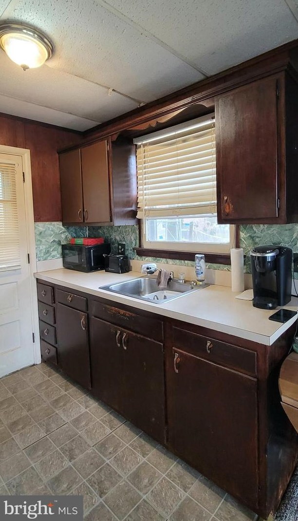 1210 Buckshutem Rd, Millville NJ  08332-7255 exterior