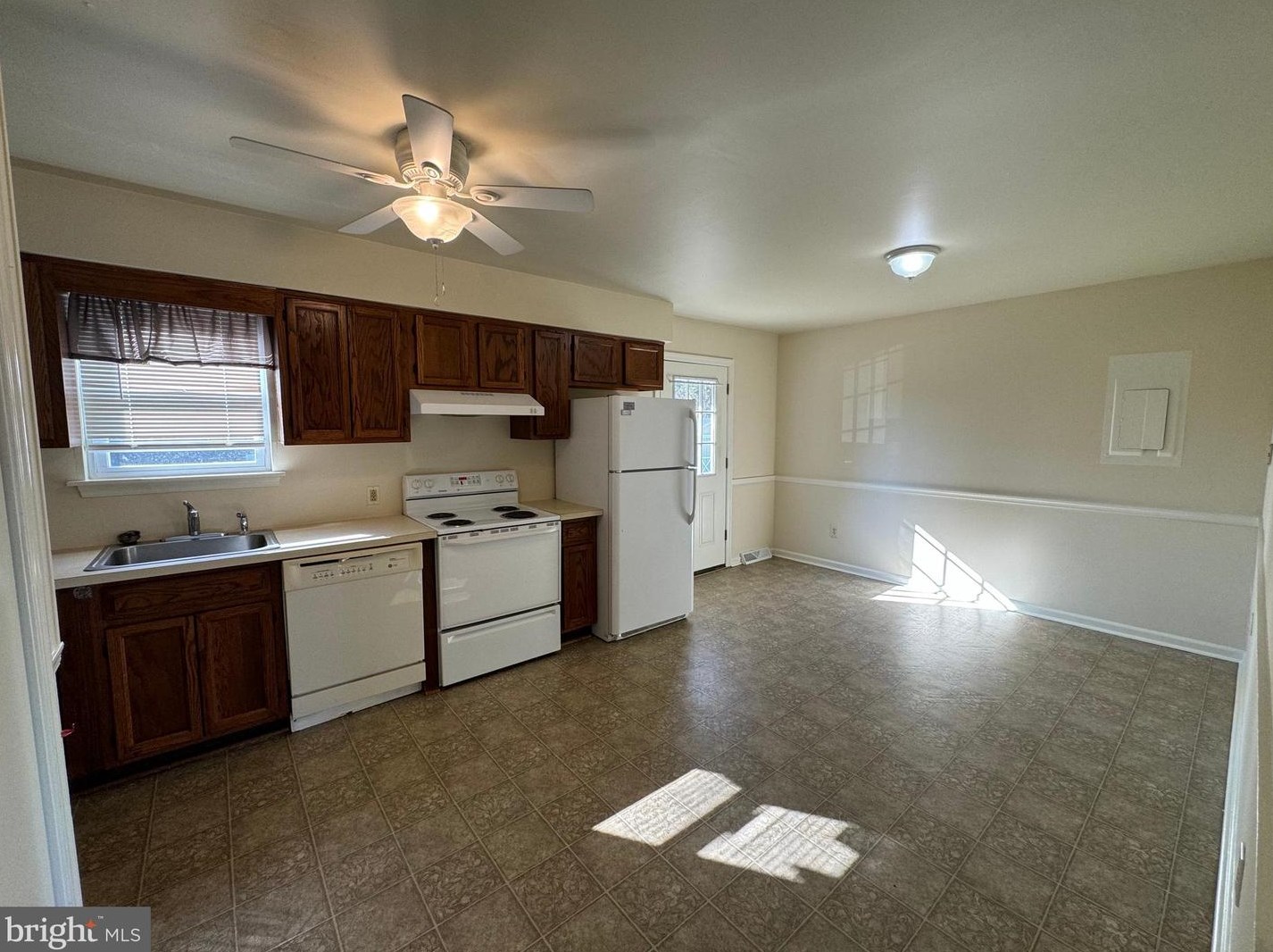 2485 Oak Rd, Vineland NJ  08361-2507 exterior