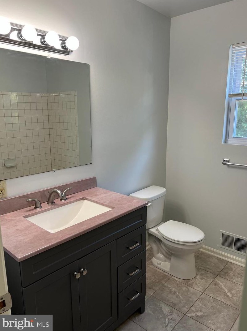 2485 Oak Rd, Vineland NJ  08361-2507 exterior