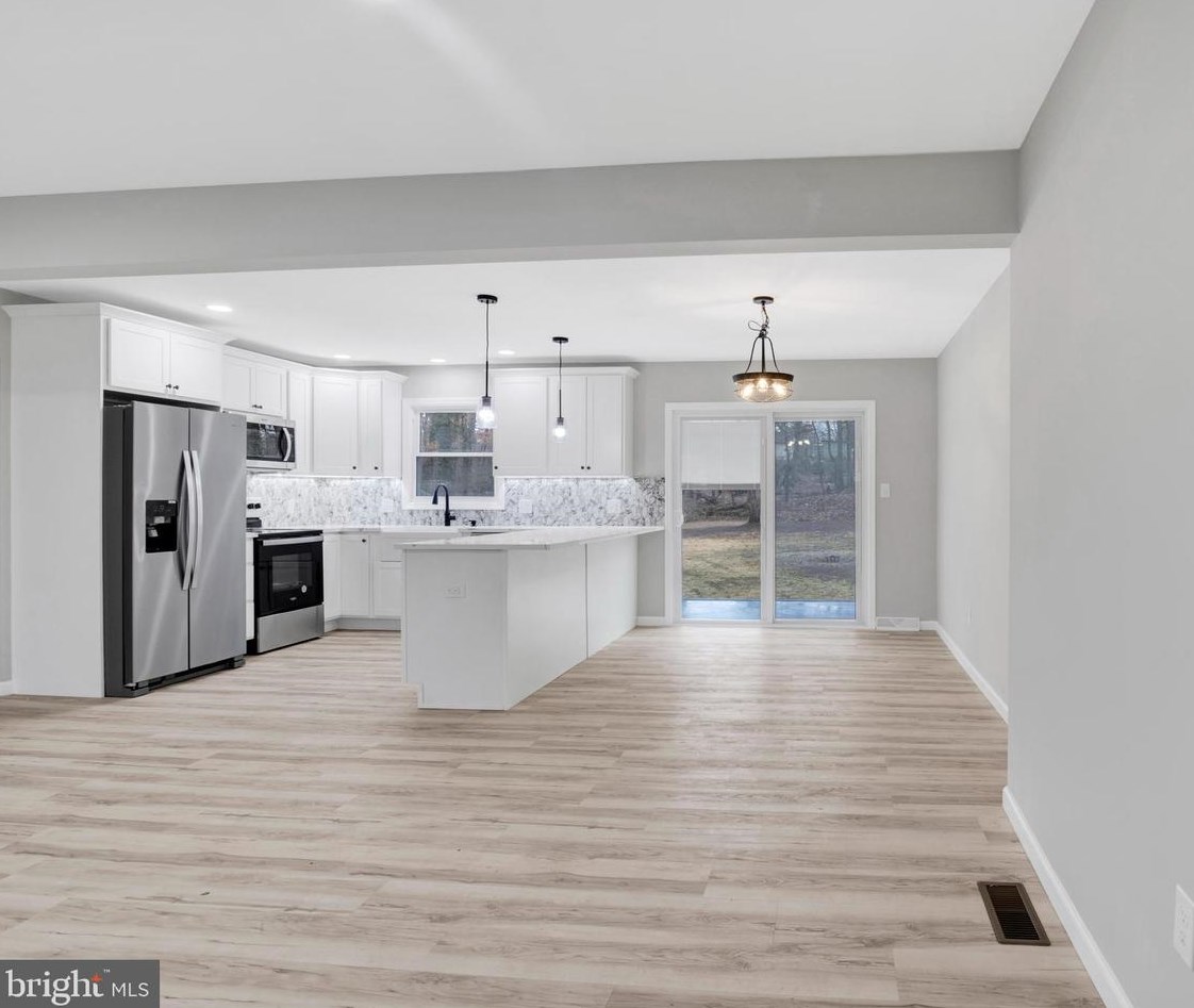 49 Roberts Ave, Stow Creek Twp NJ 08302-3638 exterior