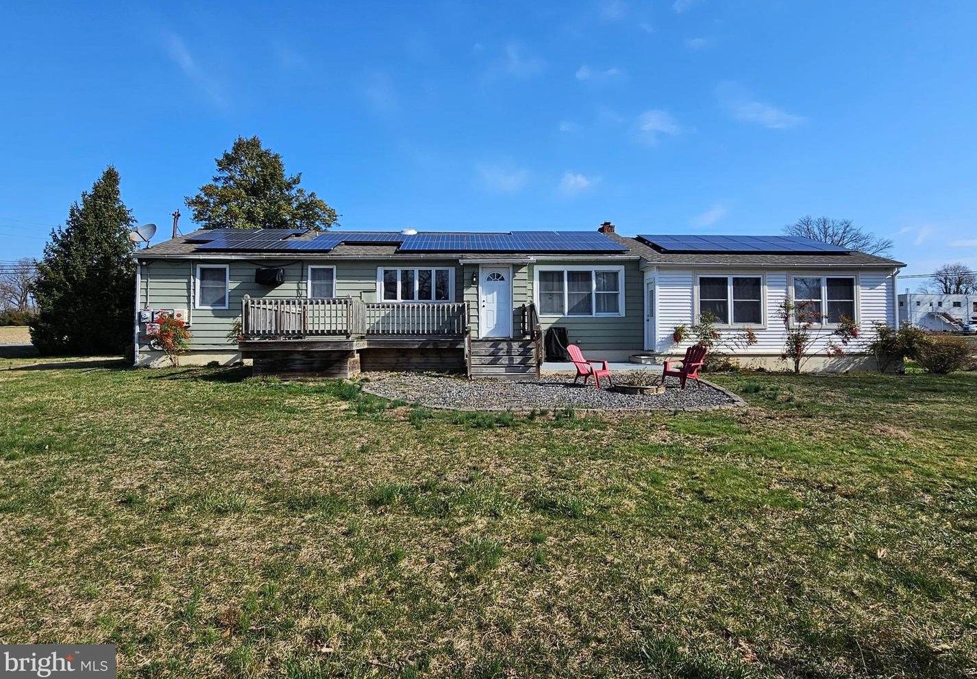 56 Lakeside Dr, Stow Creek Twp, NJ 08302