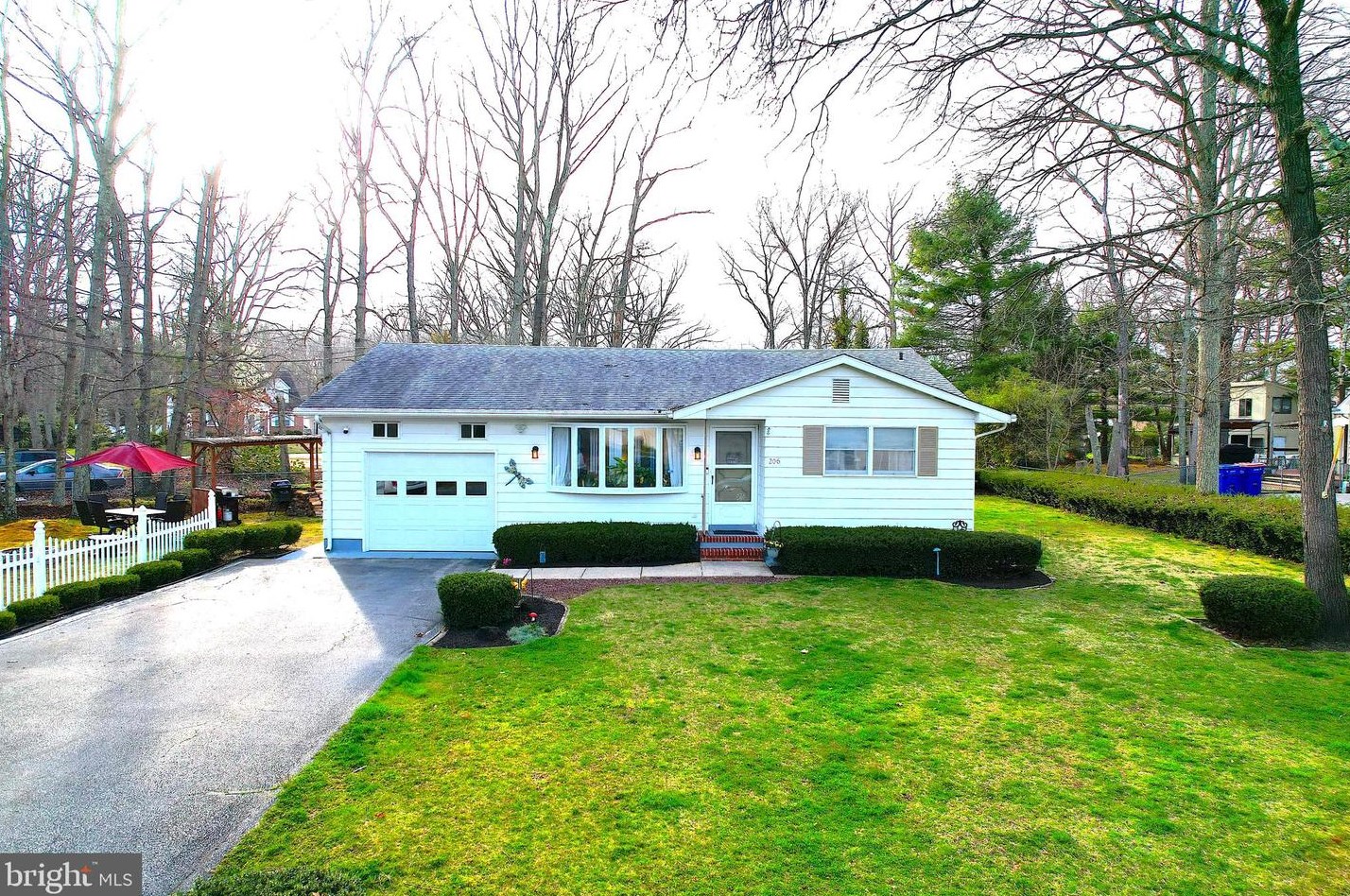 206 Patricia Ave, Millville, NJ 08332-4563