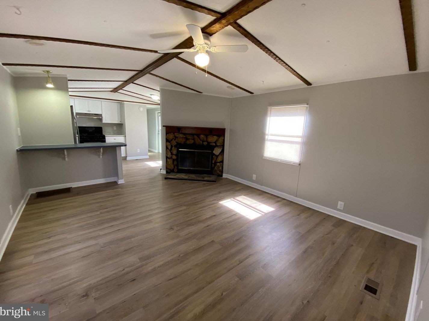 246 Poplar Rd, Millville NJ  08332-7001 exterior