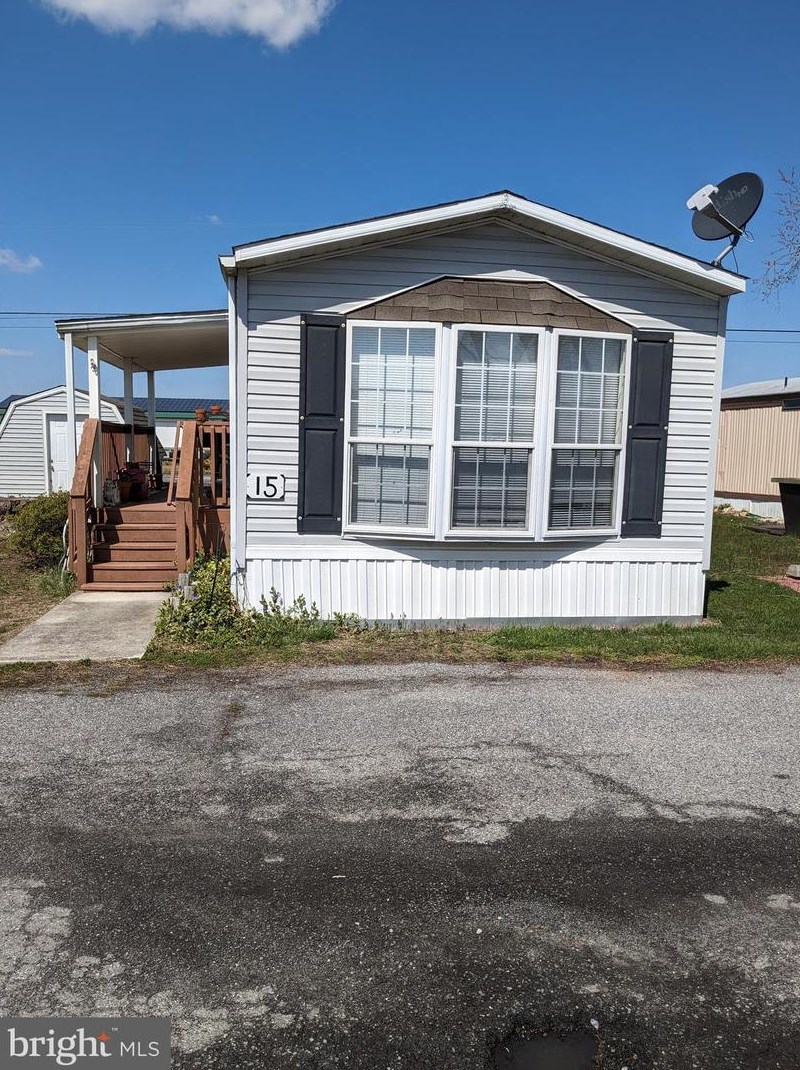 15 Trailerpark Ln #15, Stow Creek Twp, NJ 08302