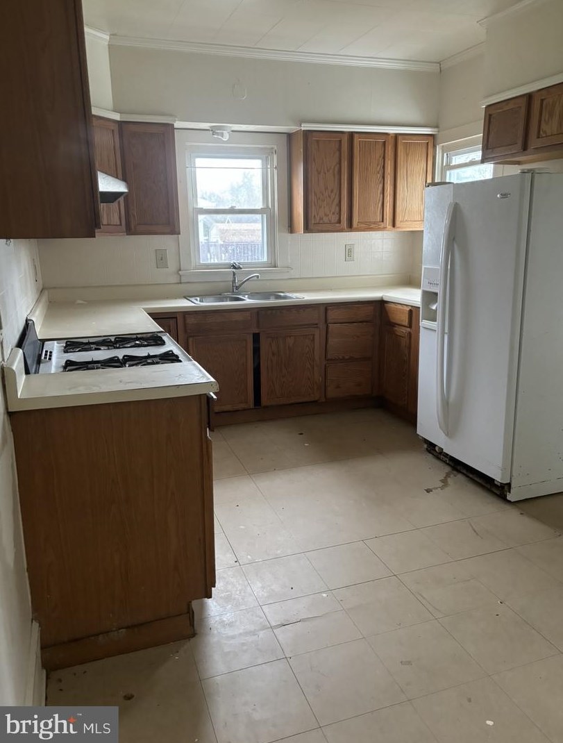38 Victory Ave, Vineland, NJ 08360-4109