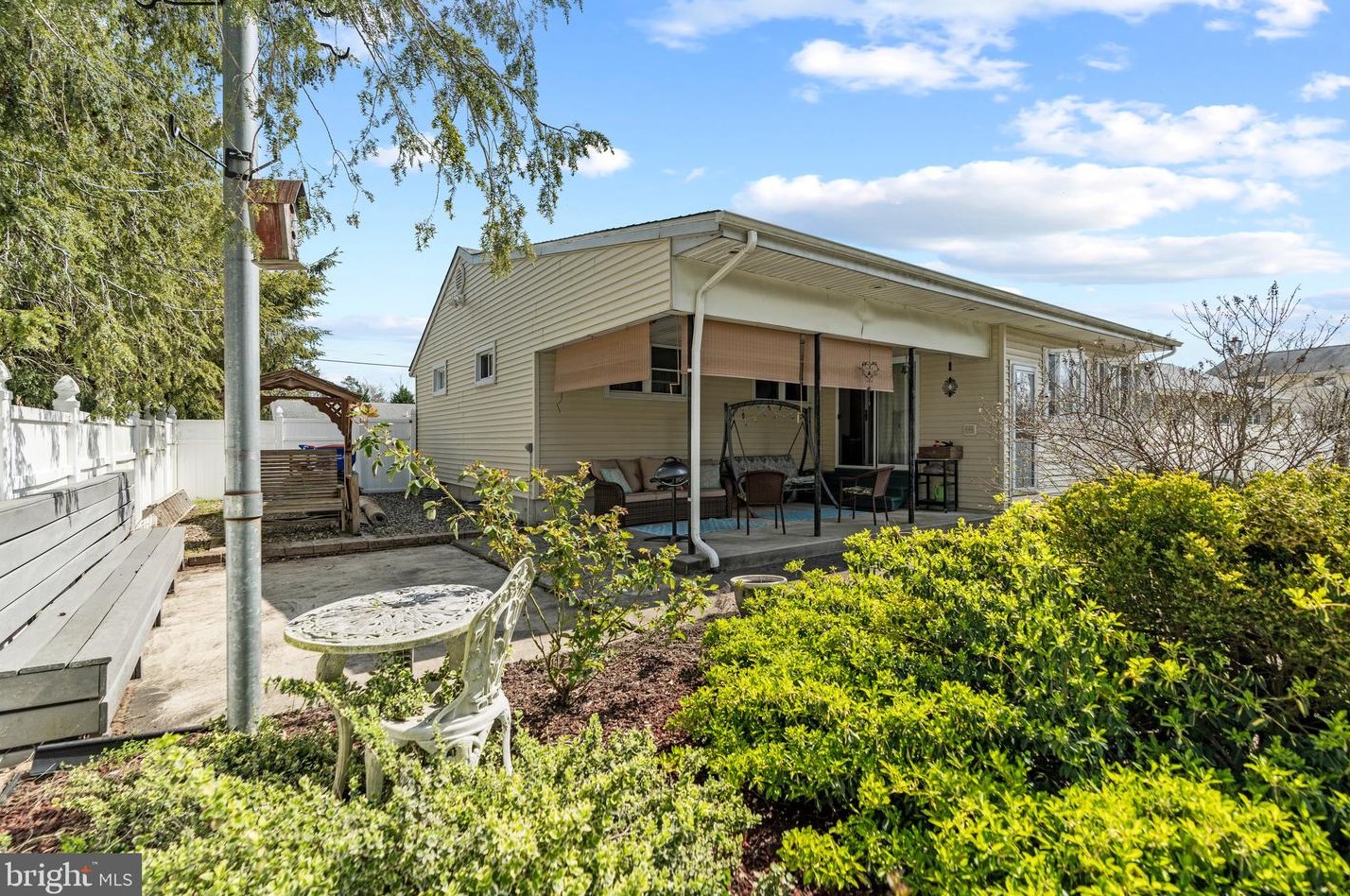 606 Valatia Ave, Millville NJ  08332-3918 exterior