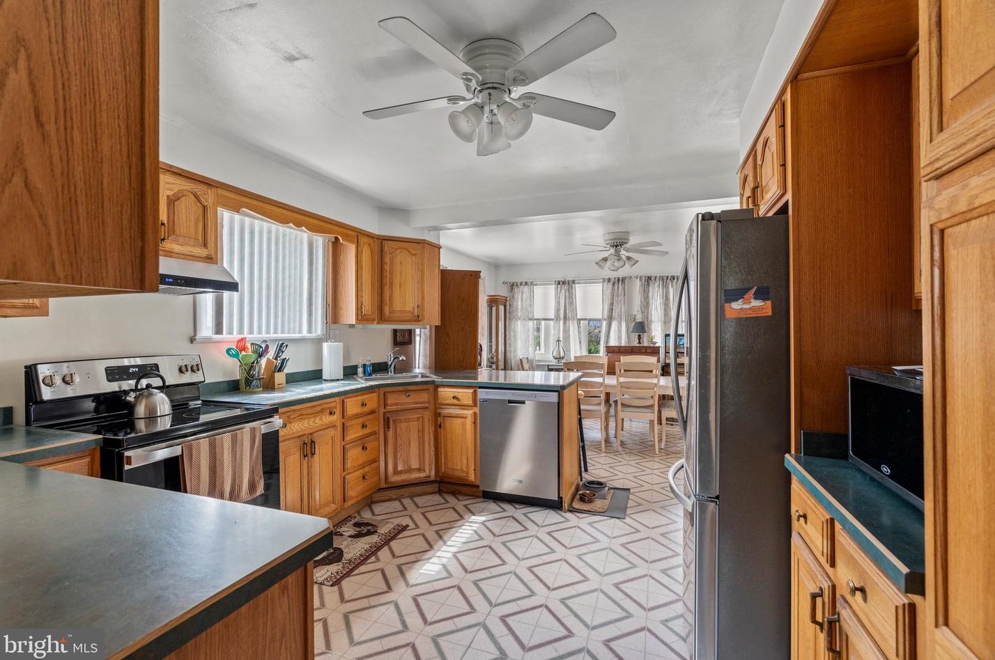 606 Valatia Ave, Millville NJ  08332-3918 exterior