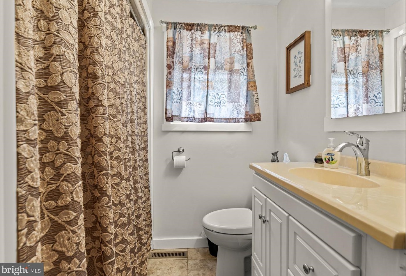 606 Valatia Ave, Millville NJ  08332-3918 exterior