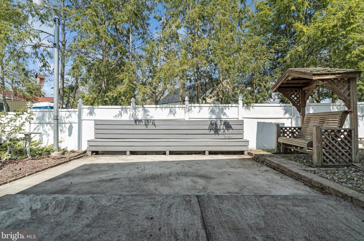 606 Valatia Ave, Millville NJ  08332-3918 exterior