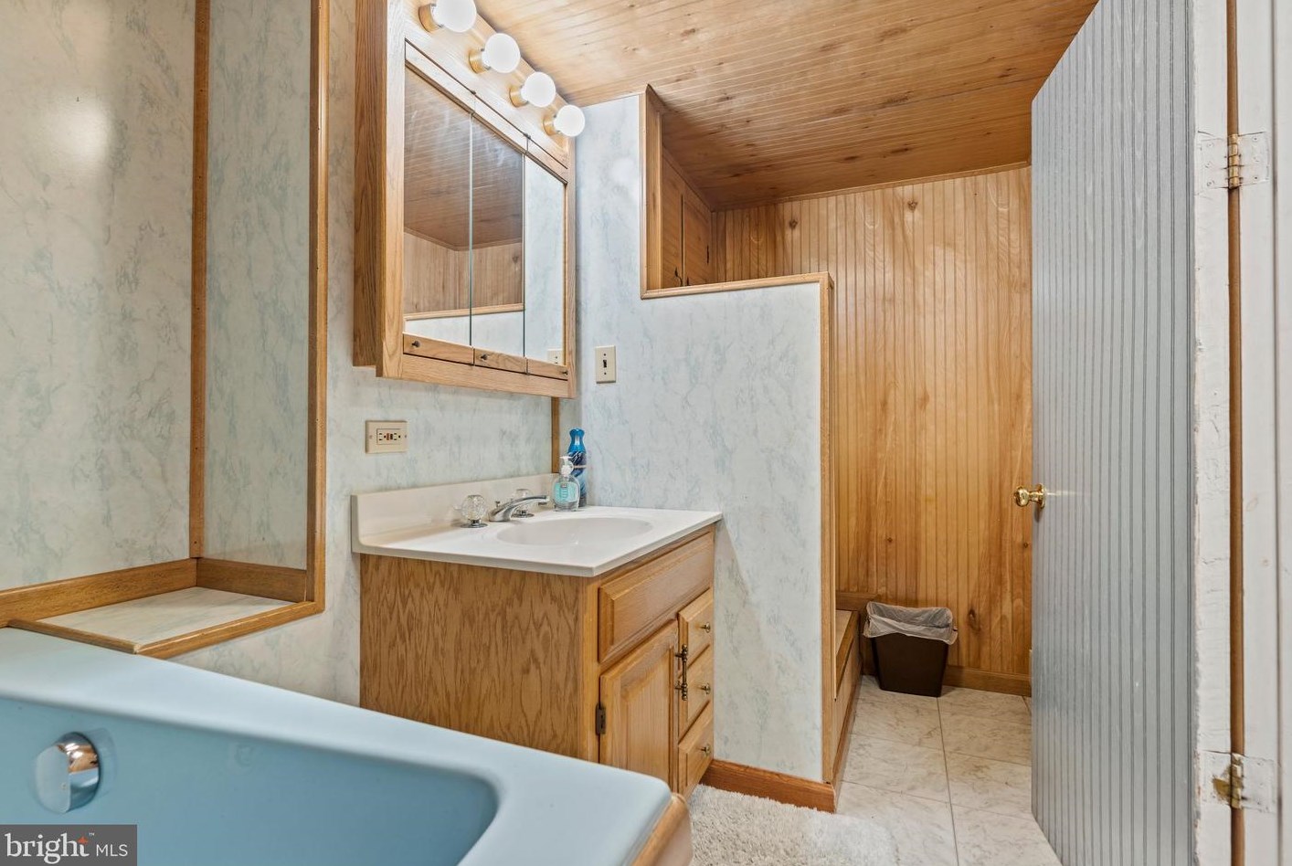 606 Valatia Ave, Millville NJ  08332-3918 exterior