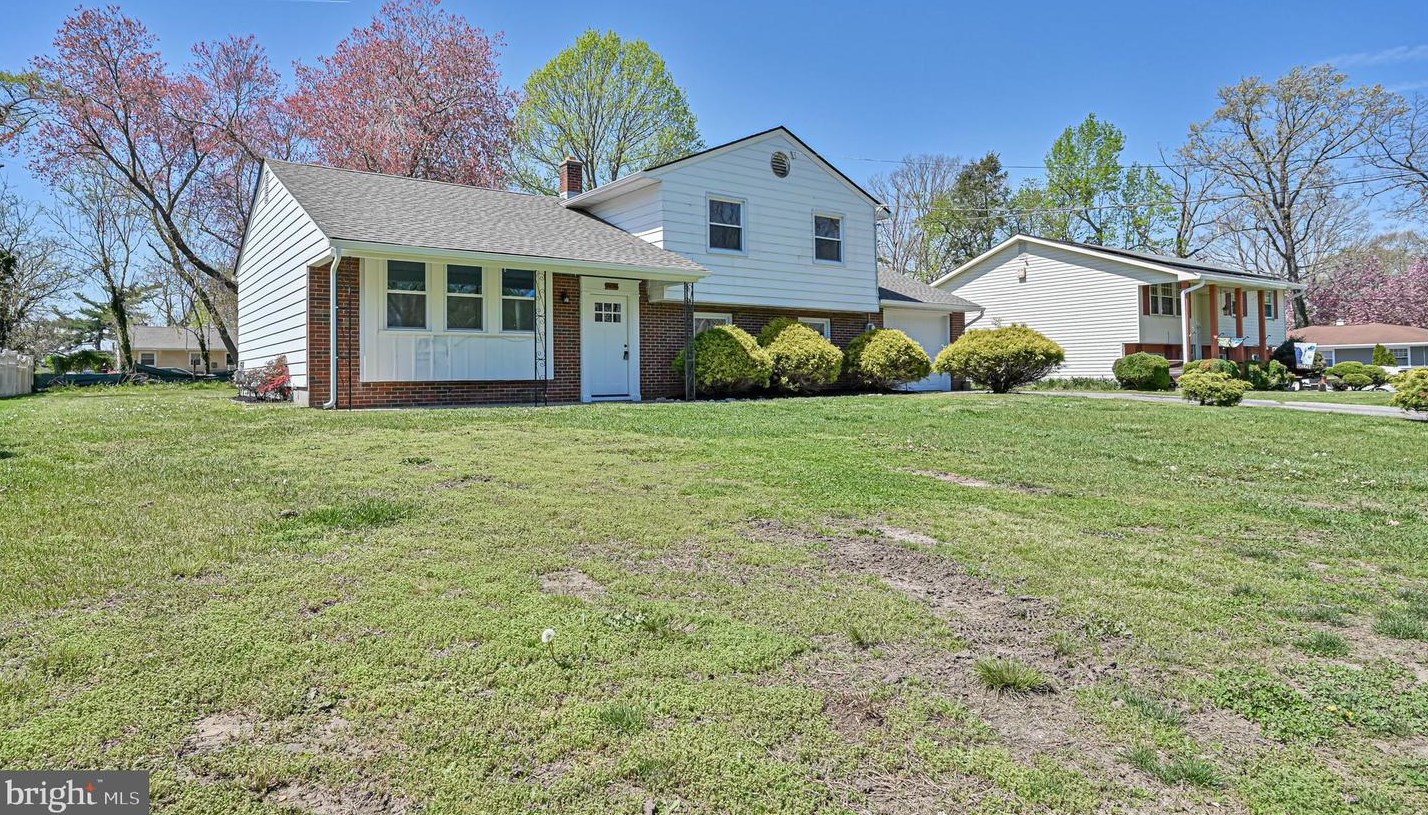 1576 S Myrtle St, Vineland, NJ 08360
