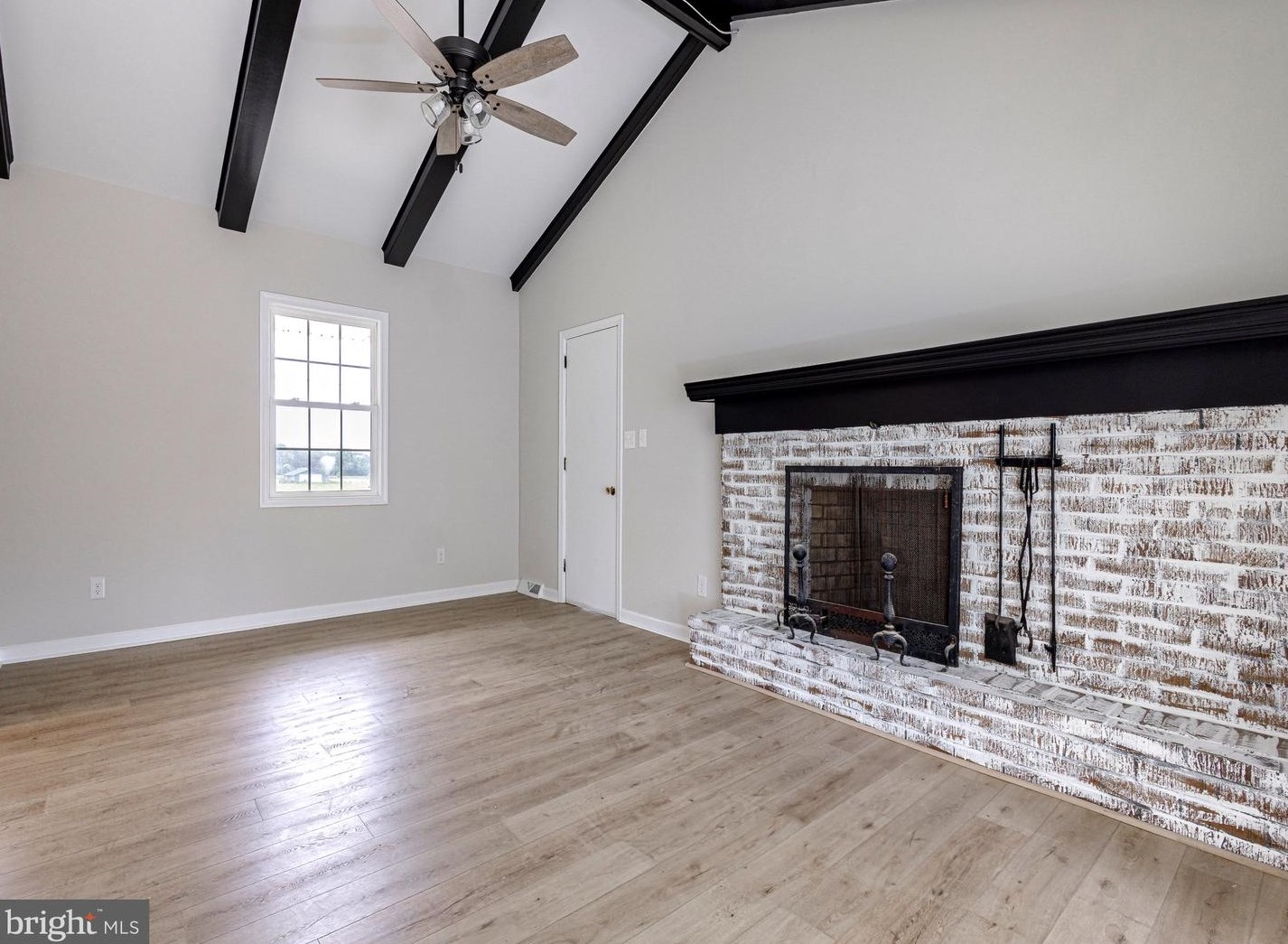 2129 Swan Dr, Vineland, NJ 08361