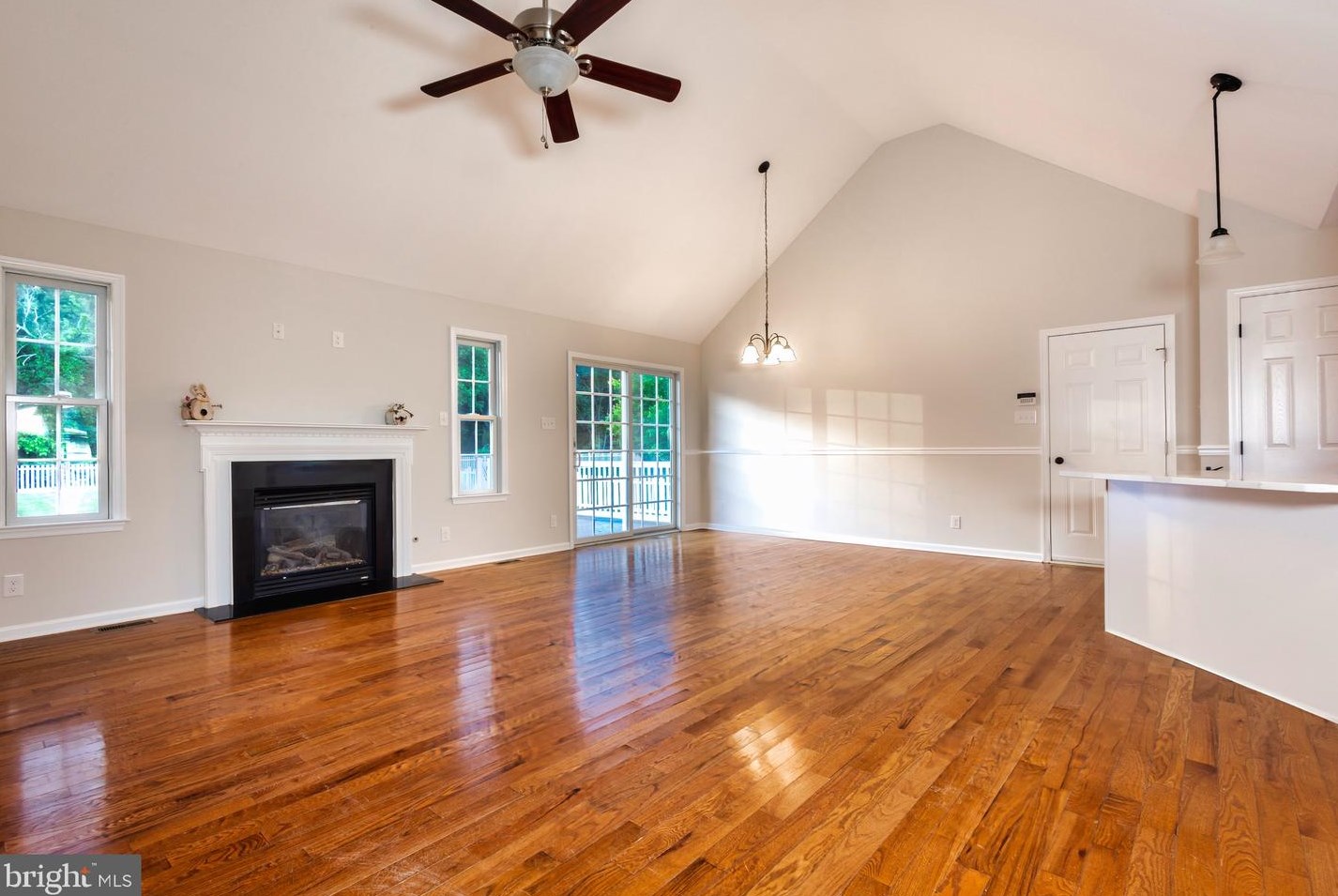 1295 Livia Ln, Vineland, NJ 08360-2805