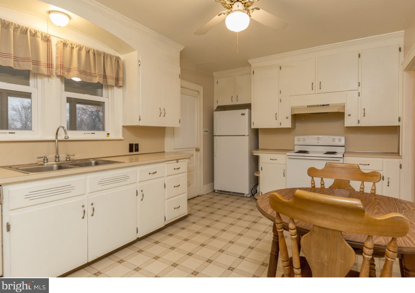 951 Grant Ave, Vineland NJ  08361-7210 exterior