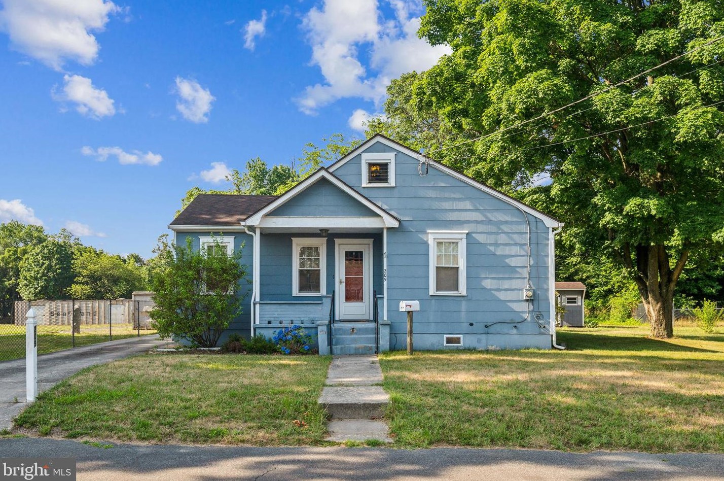 209 Bortle Ave, Vineland, NJ 08360-3503