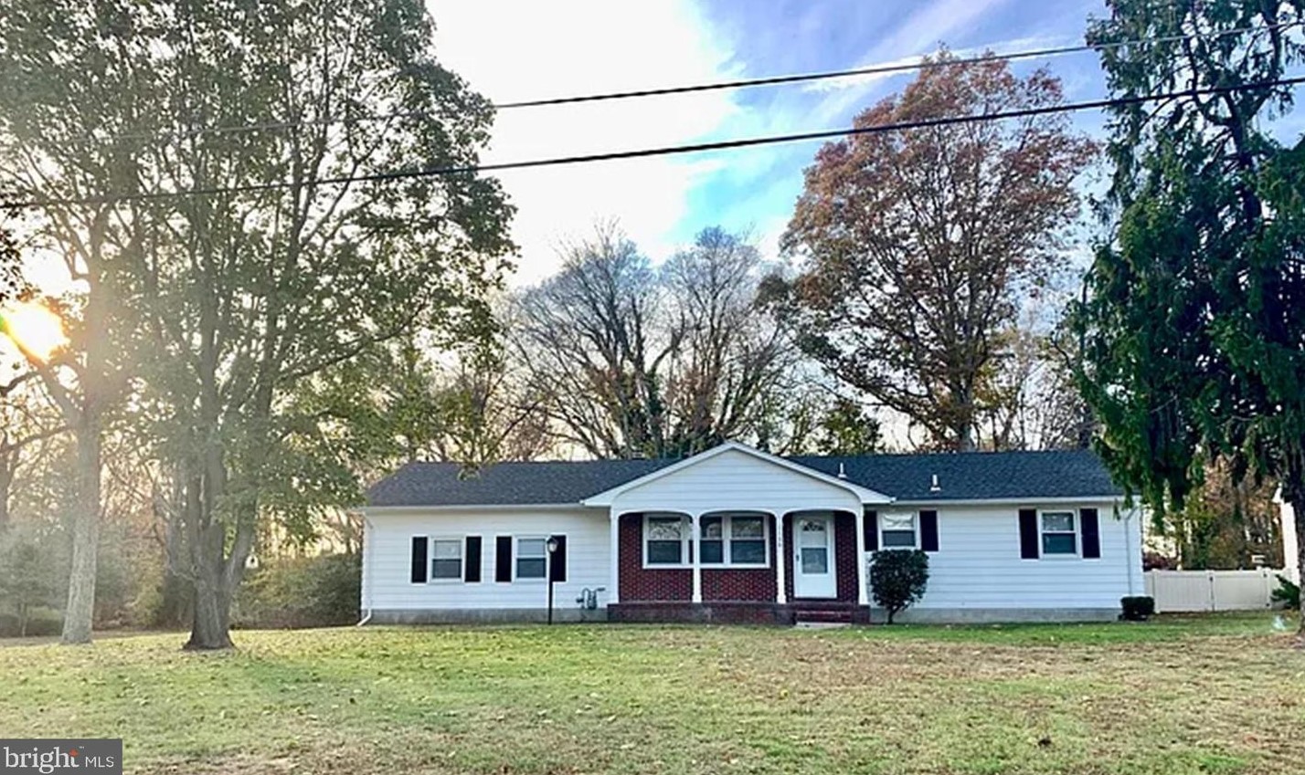 1136 Rae Dr, Vineland, NJ 08360-6246