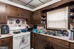 237 S 3rd St, Millville, NJ 08332 - Photo 10