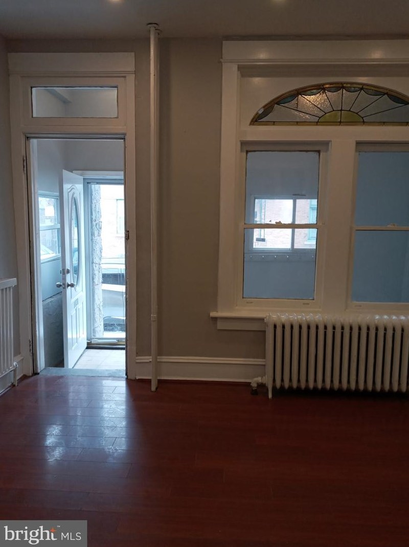 1128 Everett St, Camden, NJ 08104