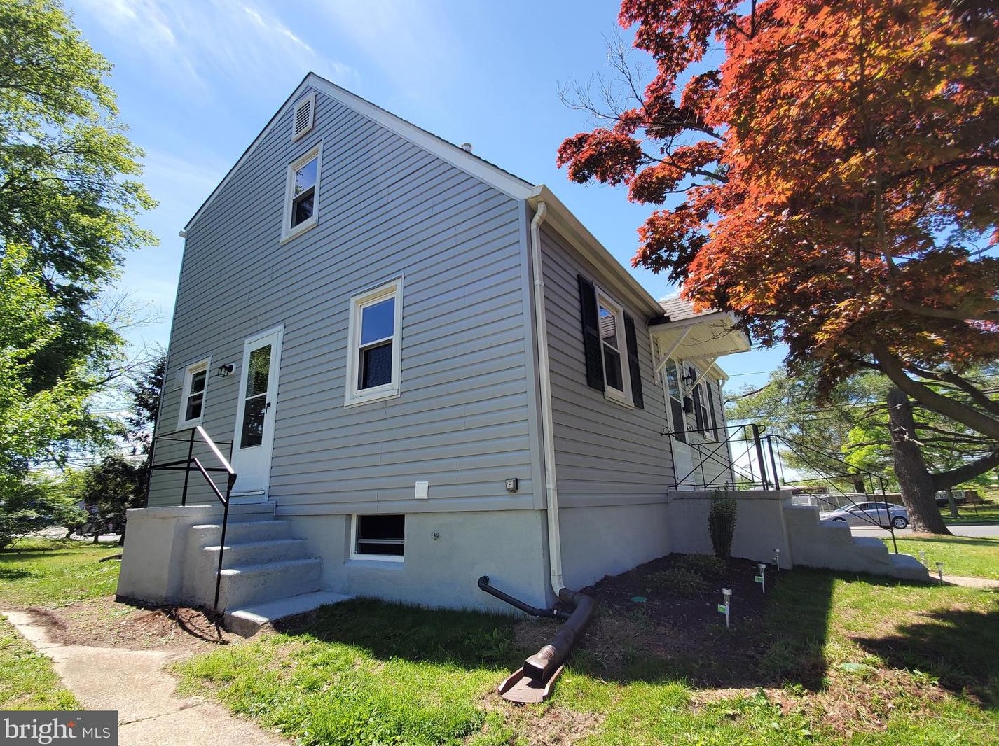 1060 Farragut Rd, Gloucester, NJ 08031