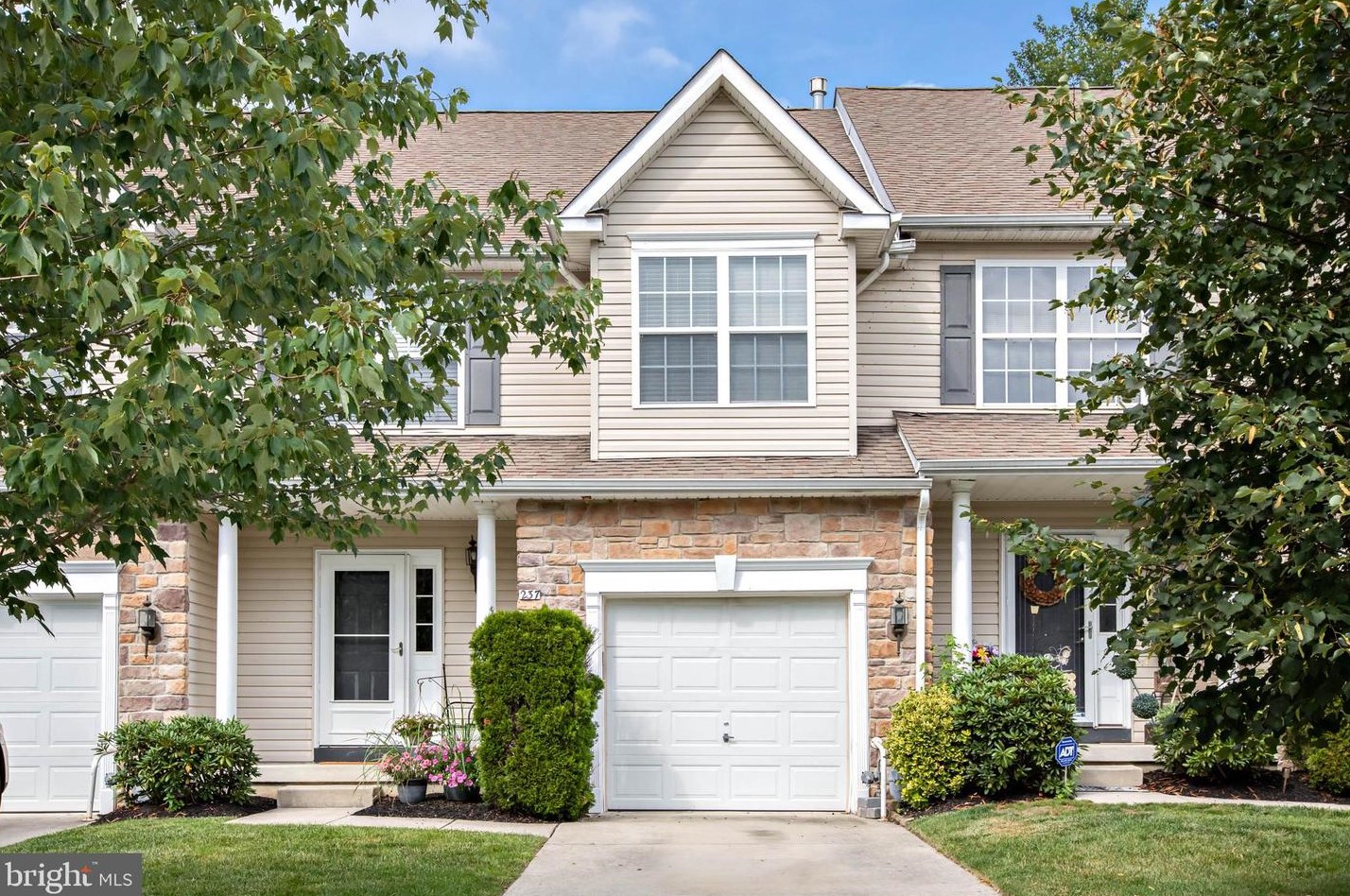 237 Hidden Dr, Blenheim, NJ 08012