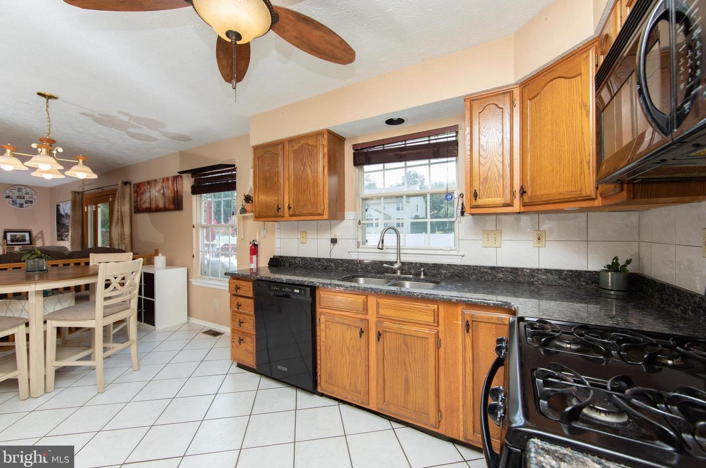 2 Touchstone Ct, Erial NJ  08081-4704 exterior