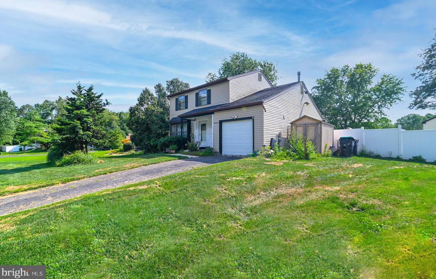 17 Heather Dr, Erial, NJ 08081