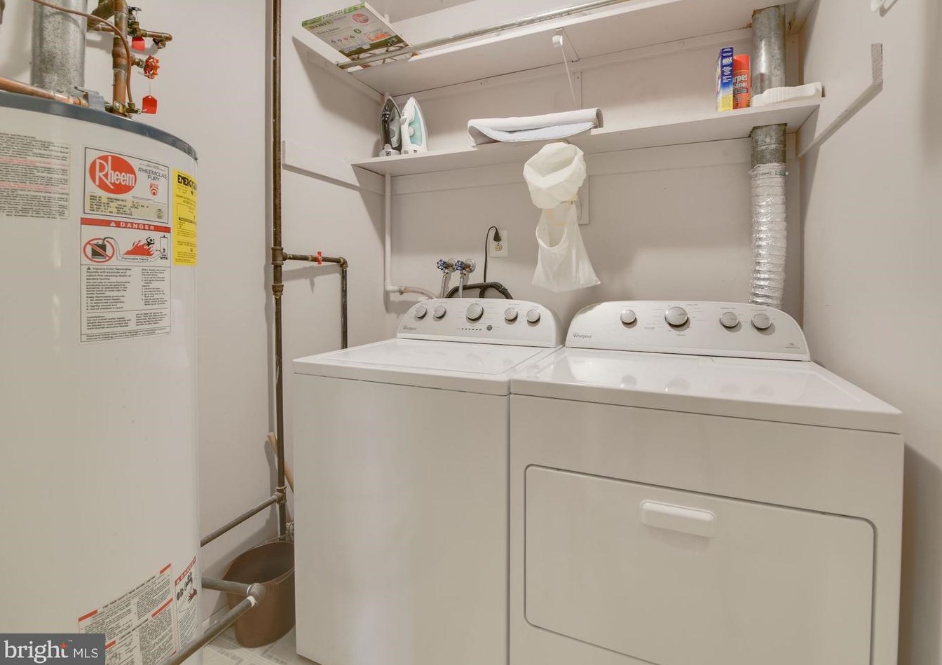 102 Oak Ave, Elm NJ  08037-9636 exterior