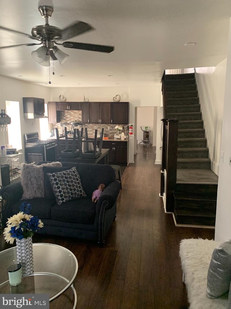 55 S 28th St, Camden, NJ 08105