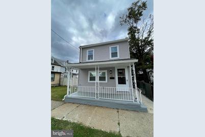 111 N Sussex Street - Photo 1