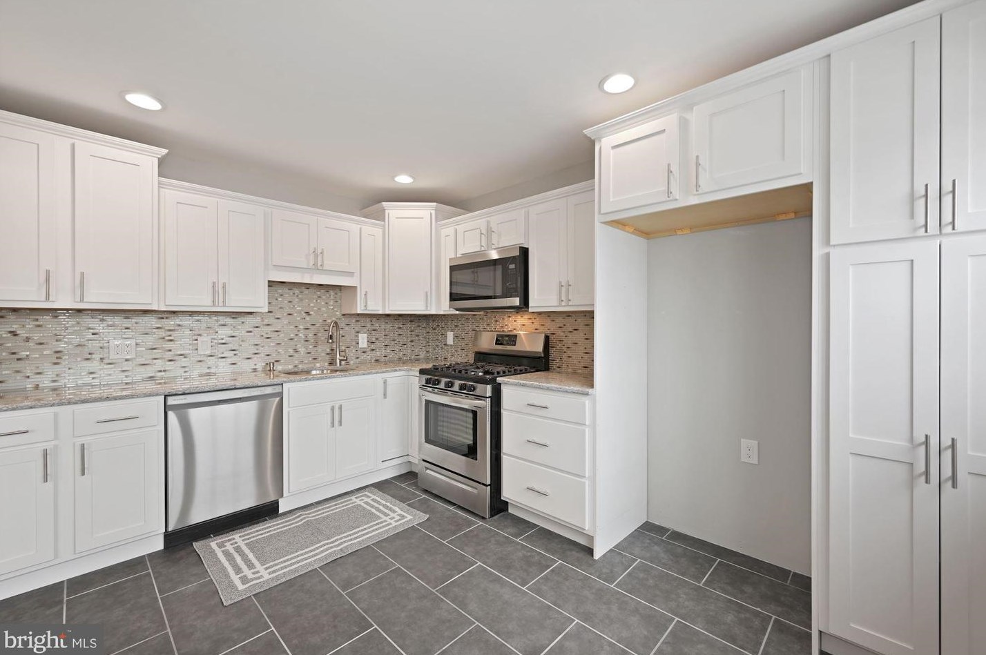 405 Evesham Ave, Magnolia NJ  08049-1726 exterior