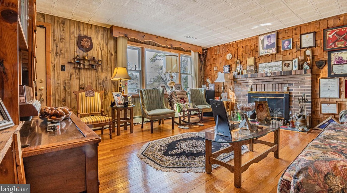528 New Freedom Rd, Berlin Boro, NJ 08009