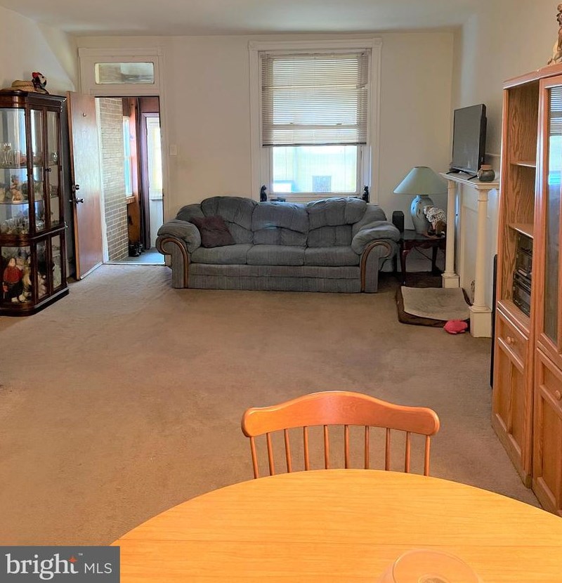 252 3rd St, Gloucester, NJ 08030