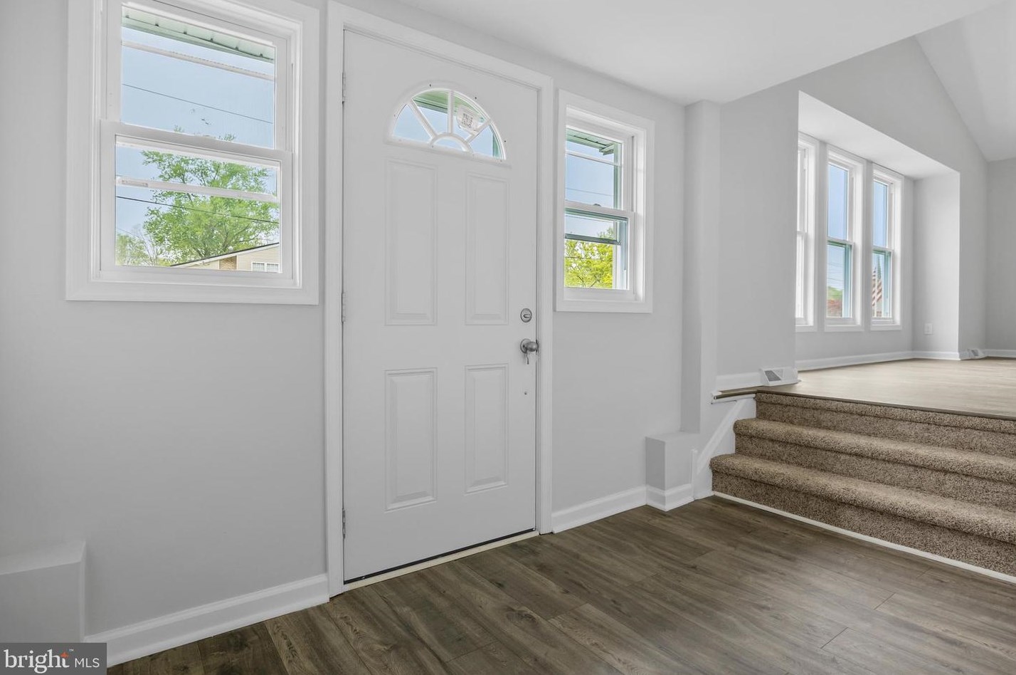548 Beverly Dr, Magnolia, NJ 08049-1610