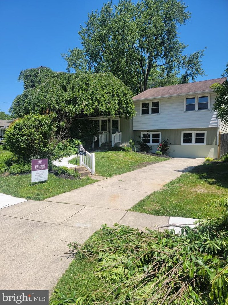 242 Richards Ave, Barrington, NJ 08007